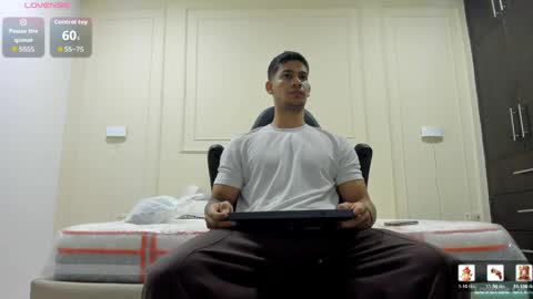 Snapshot of andres_stud chatting on 05.24.26 andres_stud online show from 05.24.26
