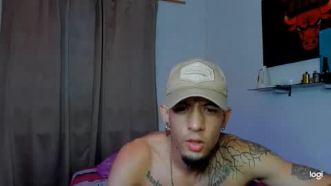 Snapshot of andres_white chatting on 02.10.26 Andres white online show from 02.10.26