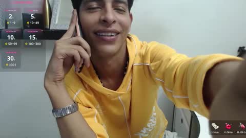 Snapshot of andrescoll25 chatting on 03.19.26 andrescoll25 online show from 03.19.26