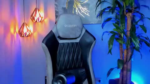 Snapshot of andresfiit chatting on 11.14.25 Andres online show from 11.14.25