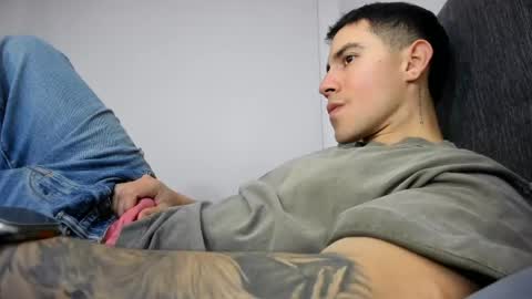 Snapshot of andresjuan92 chatting on 05.18.26 onlyfanscallmegotter online show from 05.18.26