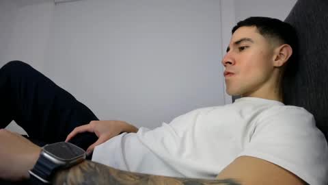 Snapshot of andresjuan92 chatting on 05.23.26 onlyfanscallmegotter online show from 05.23.26