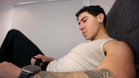 Snapshot of andresjuan92 chatting on 08.04.26 onlyfanscallmegotter online show from 08.04.26