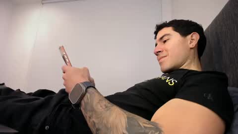 Snapshot of andresjuan92 chatting on 08.08.26 onlyfanscallmegotter online show from 08.08.26