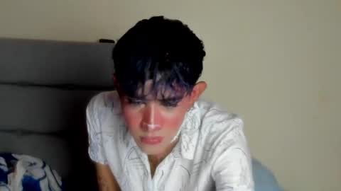 Snapshot of andrew_uwu_ chatting on 12.22.25 ANDREW independent model online show from 12.22.25