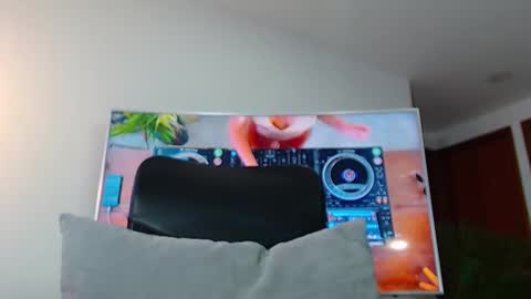 Snapshot of andrew_west_ chatting on 01.15.25 ANDREW WEST online show from 01.15.25