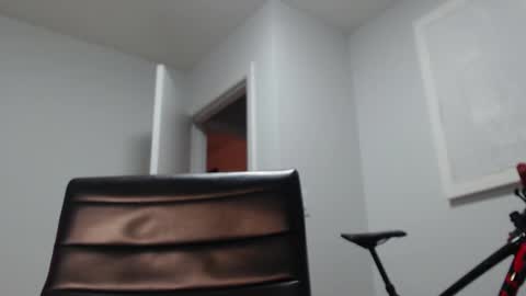 Snapshot of andrew_west_ chatting on 01.28.25 ANDREW WEST online show from 01.28.25