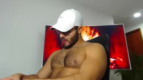 Snapshot of andrew_west_ chatting on 02.08.25 ANDREW WEST online show from 02.08.25