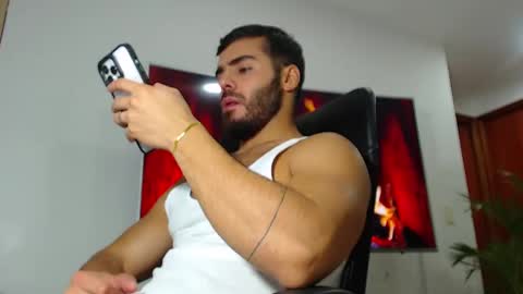 Snapshot of andrew_west_ chatting on 02.10.25 ANDREW WEST online show from 02.10.25