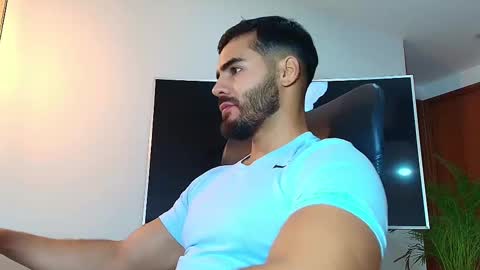 Snapshot of andrew_west_ chatting on 02.25.25 ANDREW WEST online show from 02.25.25