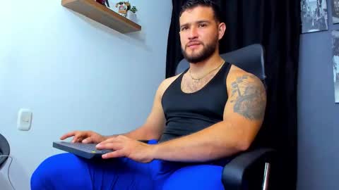 Snapshot of andrewdiaz_ chatting on 12.22.25 Andrew Diaz online show from 12.22.25