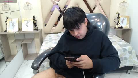 ANDREW online show from 01.06.25