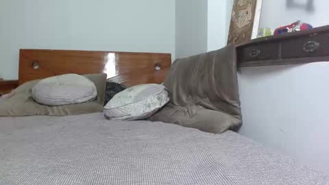 Snapshot of andromedashine chatting on 12.18.24 vero paez online show from 12.18.24