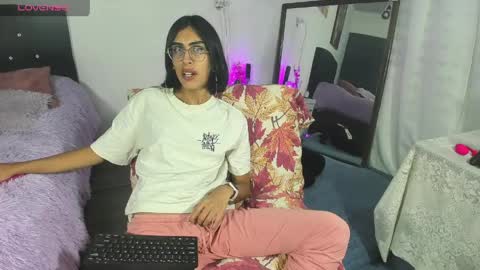 Snapshot of andromedashine chatting on 05.16.26 vero paez online show from 05.16.26
