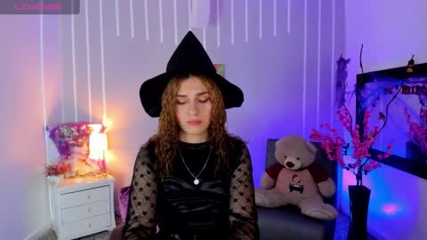 Andrea online show from 10.31.25