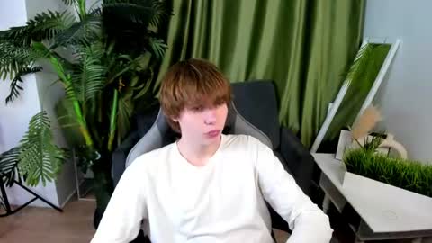 Snapshot of andyjey_ chatting on 06.28.26 Mandy and Andy online show from 06.28.26