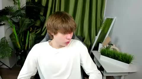 Snapshot of andyjey_ chatting on 07.05.26 Mandy and Andy online show from 07.05.26