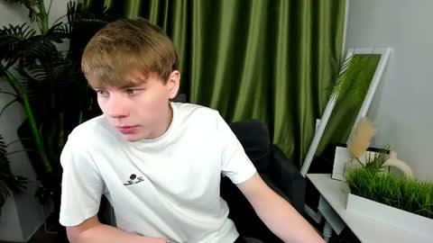 Snapshot of andyjey_ chatting on 07.15.26 Mandy and Andy online show from 07.15.26