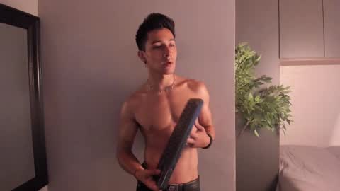 Andy Joy  online show from 02.20.25