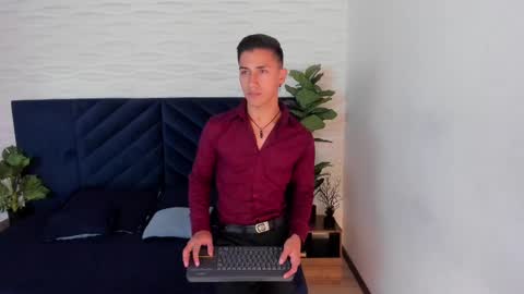 Andy Joy  online show from 03.05.25