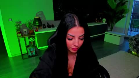 Snapshot of anemariejolie chatting on 04.09.26 Anne online show from 04.09.26