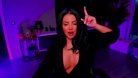 Snapshot of anemariejolie chatting on 04.17.26 Anne online show from 04.17.26