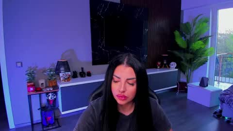 Snapshot of anemariejolie chatting on 04.26.26 Anne online show from 04.26.26