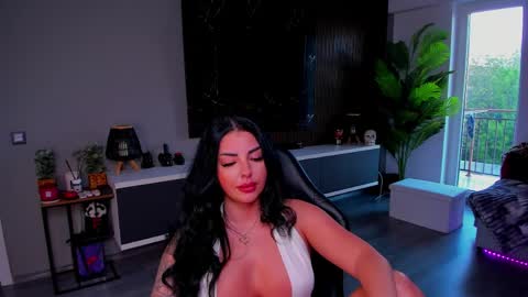 Snapshot of anemariejolie chatting on 05.06.26 Anne online show from 05.06.26