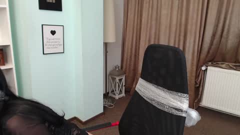 Snapshot of aneshereforu chatting on 12.26.24 Anes online show from 12.26.24