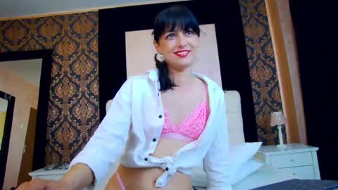 Snapshot of aneshereforu chatting on 03.11.25 Anes online show from 03.11.25