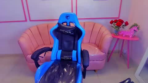 Snapshot of angel09_a chatting on 12.20.24 angel09 a online show from 12.20.24