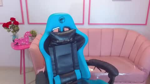 Snapshot of angel09_a chatting on 02.21.25 angel09 a online show from 02.21.25