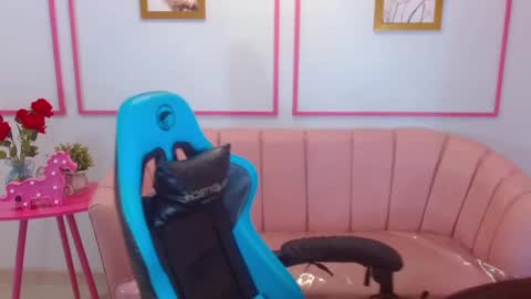 Snapshot of angel09_a chatting on 02.28.25 angel09 a online show from 02.28.25