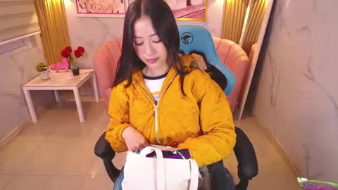 Snapshot of angel09_a chatting on 10.23.25 angel09 a online show from 10.23.25