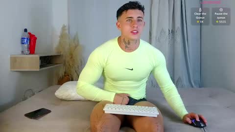angel_boy01 online show from 04.30.26