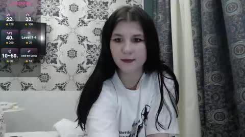 Snapshot of angel_gelya chatting on 11.13.25 Angel online show from 11.13.25