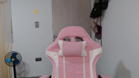 Angel Girl online show from 04.28.26