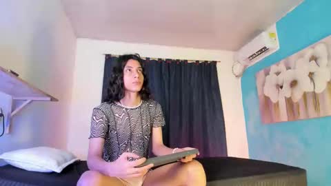 Snapshot of angel_hasss chatting on 10.27.25 Angel of your dreams online show from 10.27.25