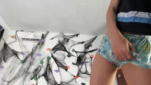 Snapshot of angel_hasss chatting on 10.31.25 Angel of your dreams online show from 10.31.25