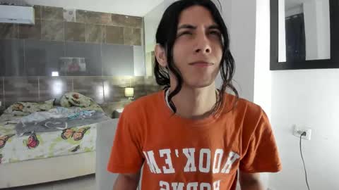 Snapshot of angel_hasss chatting on 11.10.25 Angel of your dreams online show from 11.10.25