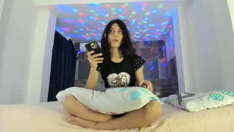 Snapshot of angel_hasss chatting on 11.20.25 Angel of your dreams online show from 11.20.25