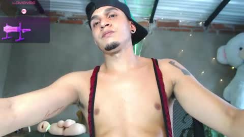 Snapshot of angel_latinboy chatting on 07.16.26 Angel online show from 07.16.26