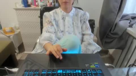 angel_lee__ online show from 01.23.25