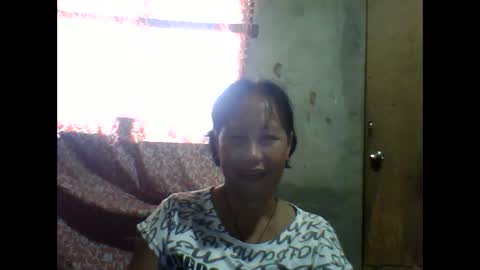 Snapshot of angel_maria123 chatting on 10.30.25 angel_maria123 online show from 10.30.25