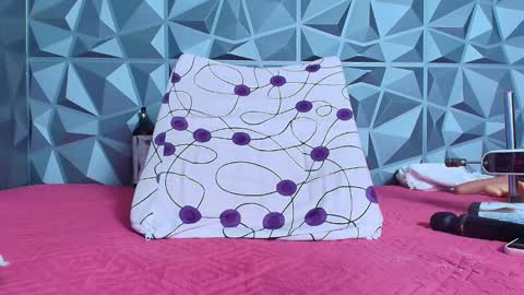 Snapshot of angel_red77 chatting on 10.30.25 angel red77 online show from 10.30.25