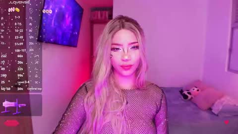 Snapshot of angel_rouse_1 chatting on 10.01.25 Angel online show from 10.01.25