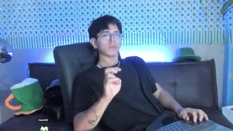 Snapshot of angel_scott2 chatting on 03.12.26 angel_scott2 online show from 03.12.26