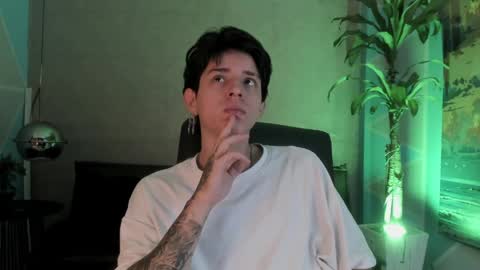 Snapshot of angel_scott2 chatting on 03.31.26 angel_scott2 online show from 03.31.26