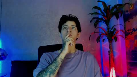 Snapshot of angel_scott2 chatting on 04.05.26 angel_scott2 online show from 04.05.26