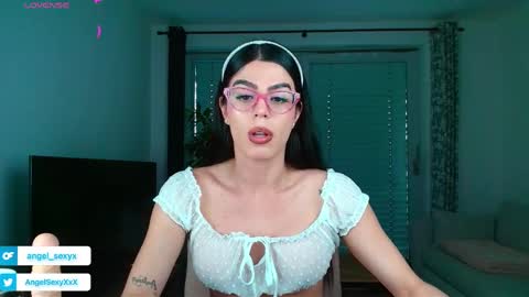 Snapshot of angel_sexyxxx chatting on 04.13.26 CALL ME ANGEL online show from 04.13.26